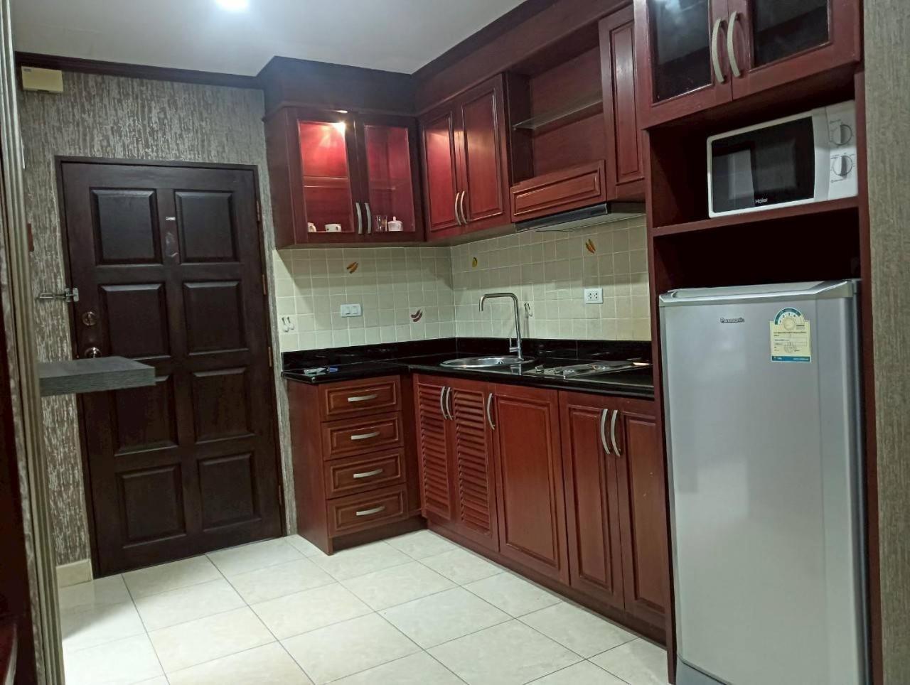 View Talay 6 Pattaya Beach By Anatolia Condo Suite Exterior photo
