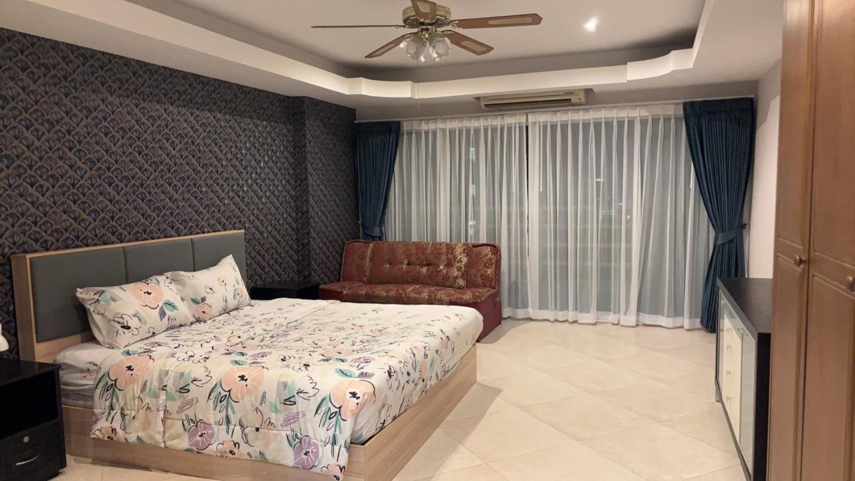View Talay 6 Pattaya Beach By Anatolia Condo Suite Exterior photo