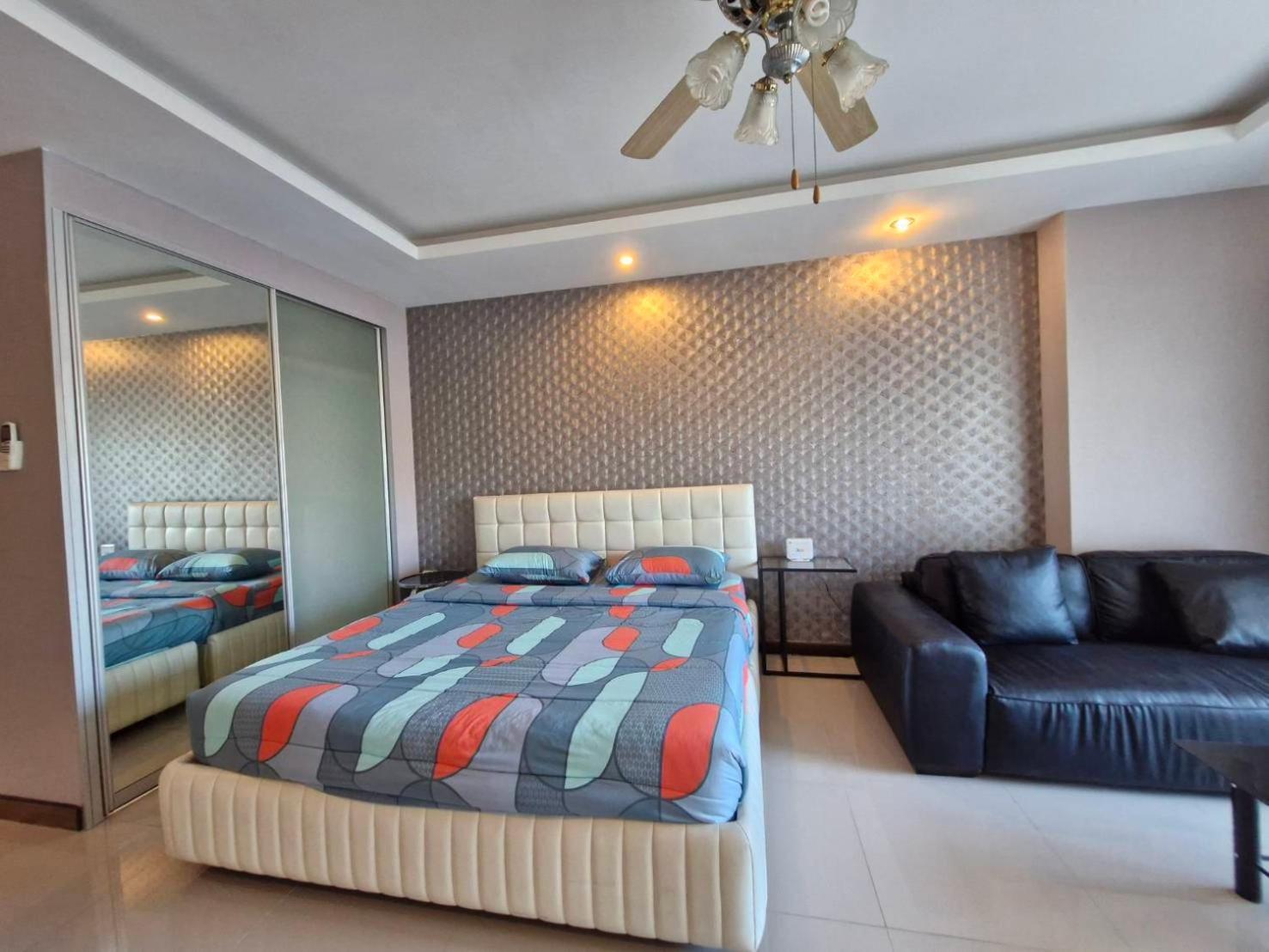View Talay 6 Pattaya Beach By Anatolia Condo Suite Exterior photo